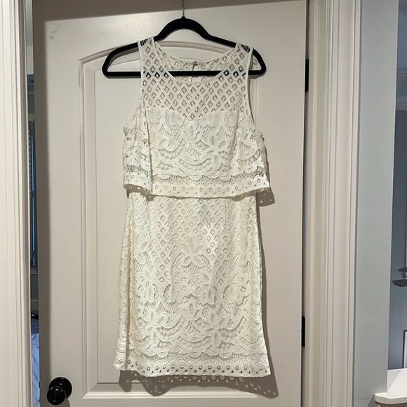 Guess Dresses & Skirts - Guess White Lace Sleeveless Dress. Lined. Zipper Back. Size 10